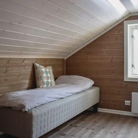 Сasa de vacaciones Four-bedroom Holiday In *